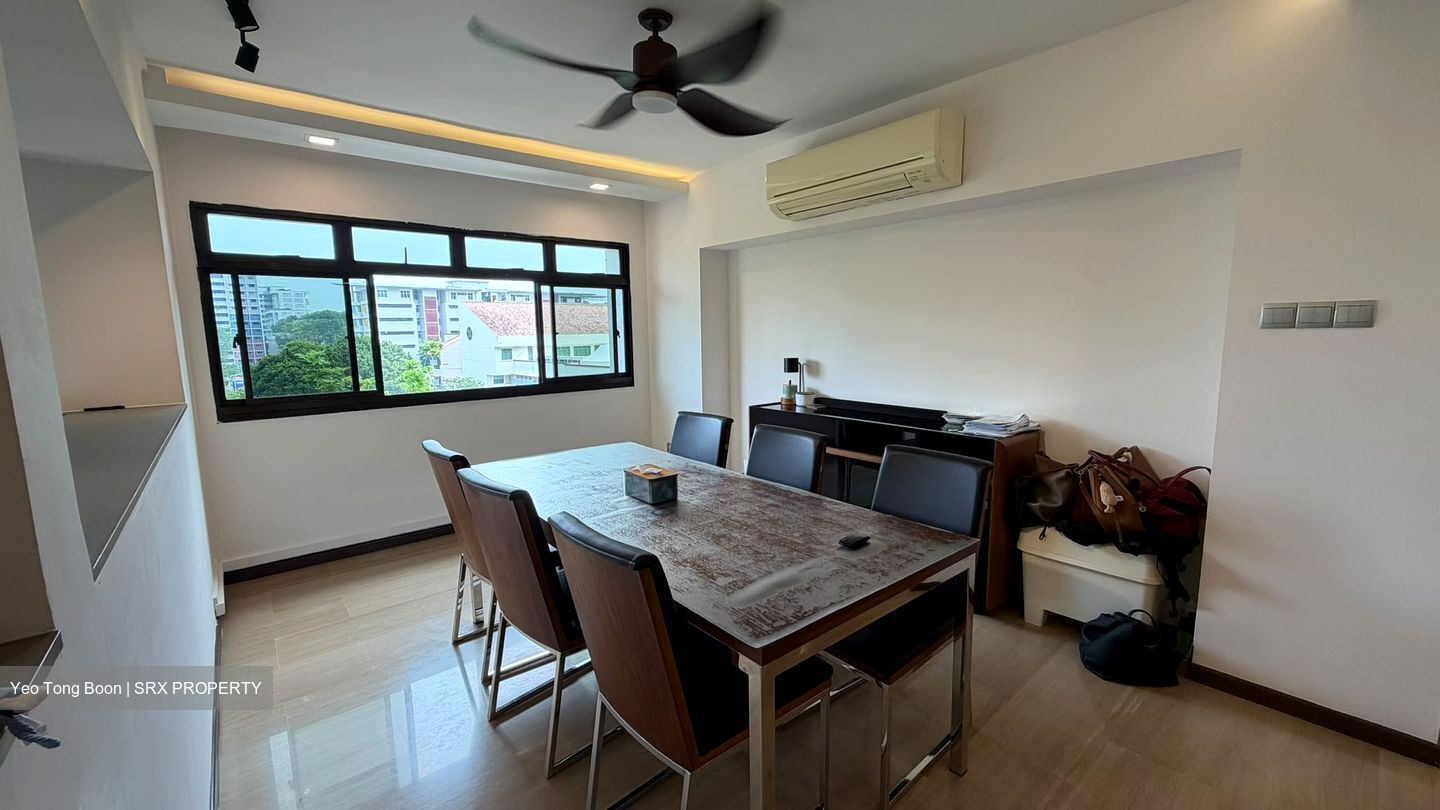 Blk 940 Hougang Street 92 (Hougang), HDB Executive #619010381